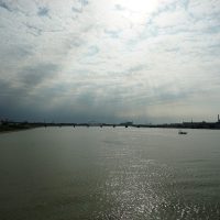 河西橋から紀ノ川河口側を望む