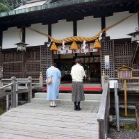 闘鶏神社に参拝