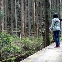 橋の上の伊舞さん