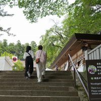 参道の石段はもう少し