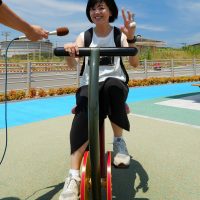 三浦さんが自転車漕ぎ
