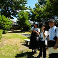 枡田さんの案内で散策