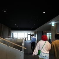 北山さんの案内で展望テラスへ