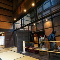 旧栖原家住宅見学中