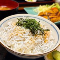 かどや食堂のしらす丼