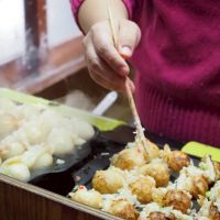 たこ焼き焼いてます